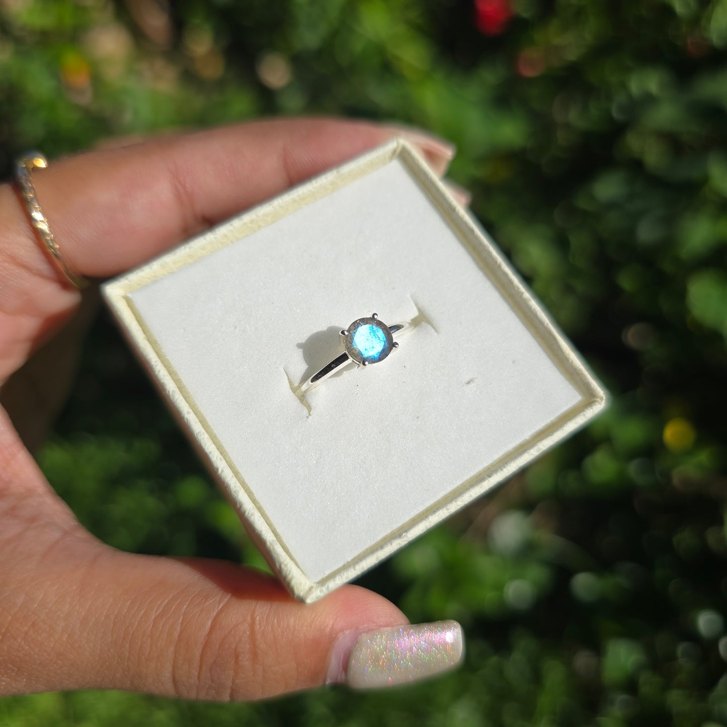 Blue Flash Labradorite Gemstone Ring - Size 8