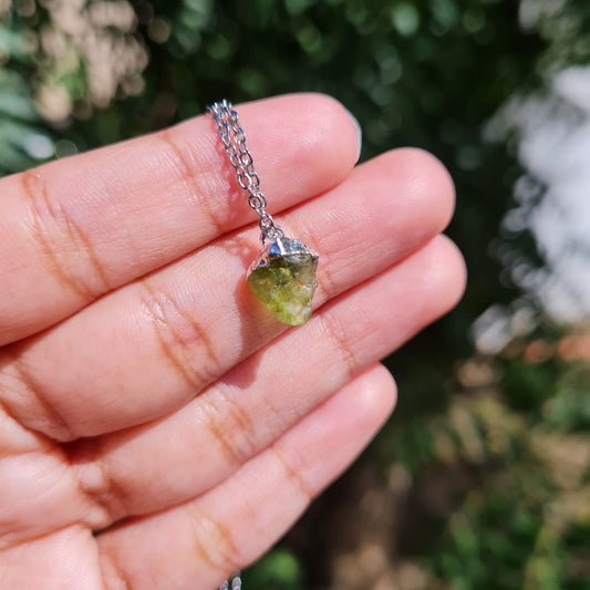 Peridot Gemstone Necklace (Birthstone Collection - August)