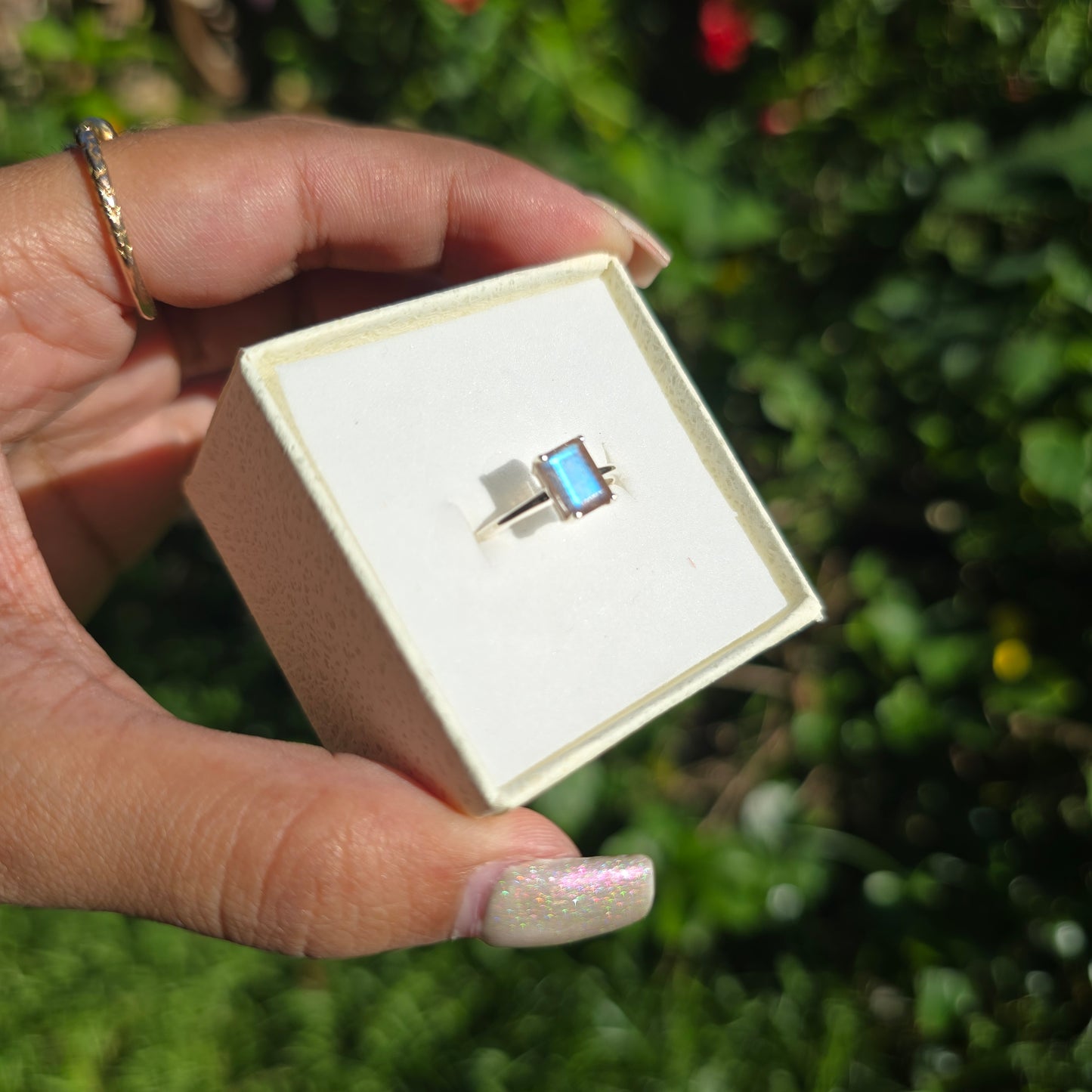 Blue Flash Labradorite Gemstone Ring - Size 8