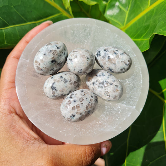 Kiwi Jasper Tumbled Stone