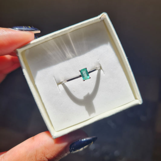 Dainty Emerald Ring - Size 10