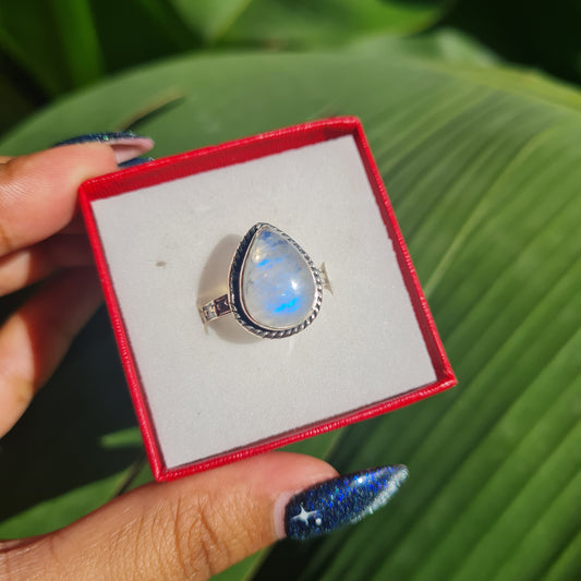 Rainbow Moonstone Gemstone Ring - Size 8