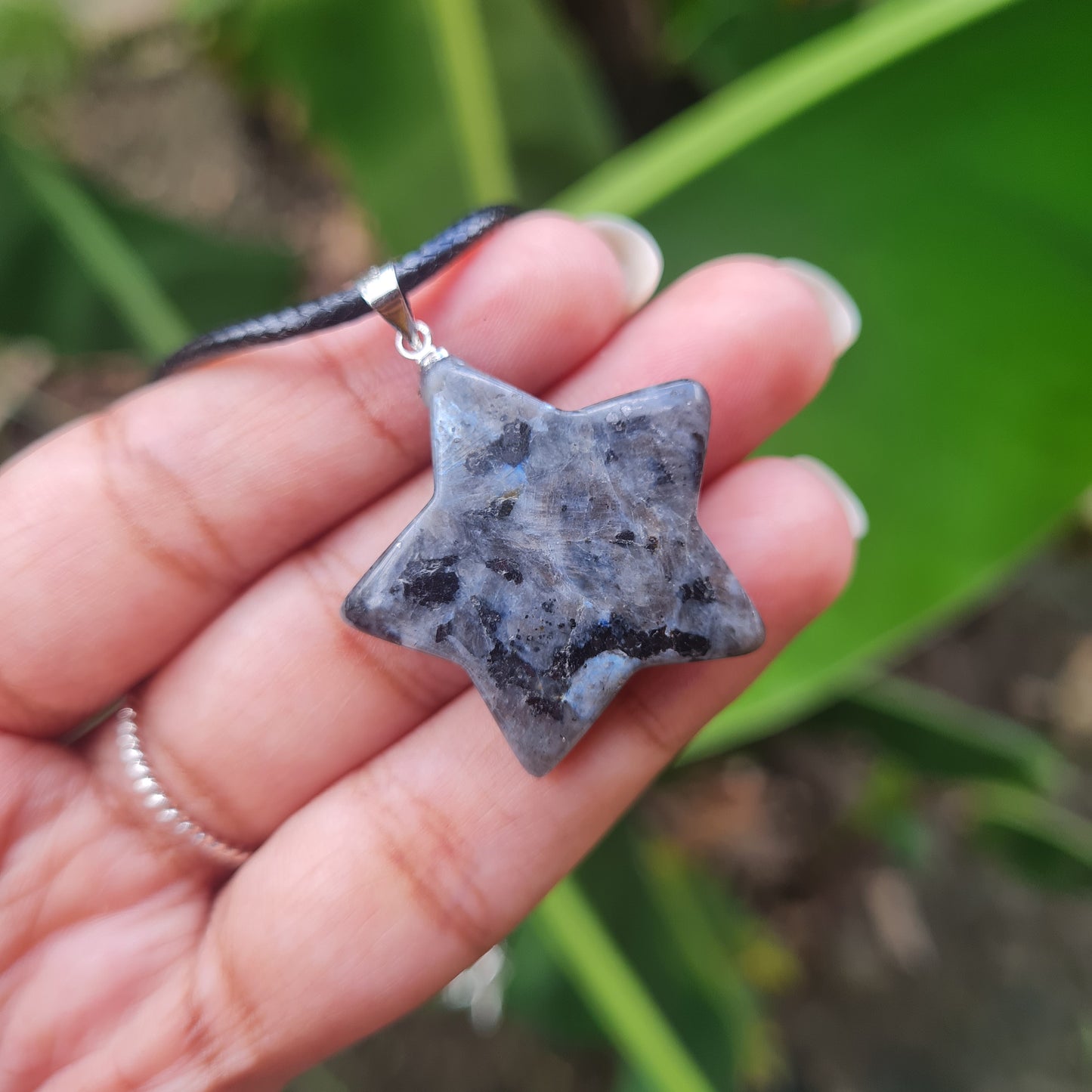 Larkivite Star Necklace