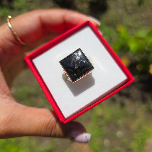 Nuummite Gemstone Ring - Size 7