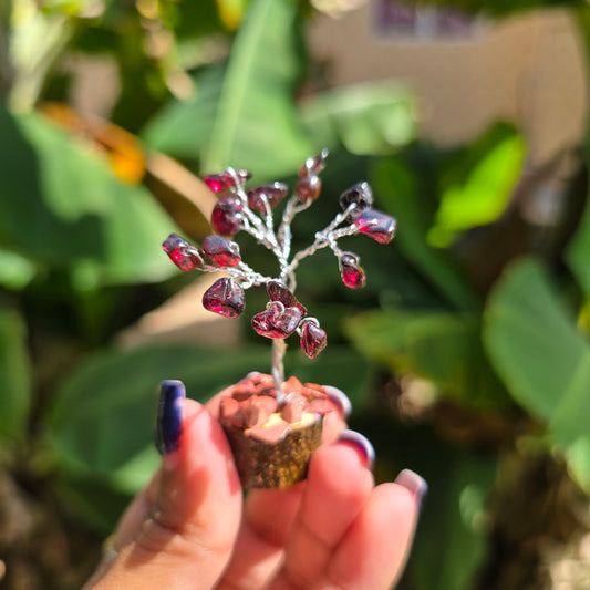 Mini Garnet Chip Tree