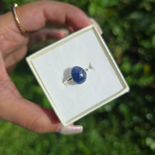 Blue Sapphire Gemstone Ring - Size 8